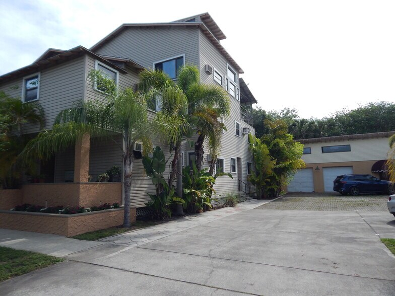More Photos Of 547 Grove St N, Saint Petersburg Apartments For Sale