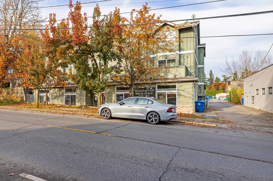 More Photos Of 3408 NE 65th St, Seattle Office Residential For Sale