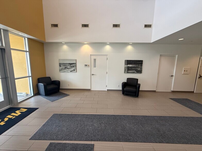 More Photos Of 3401-3665 Midlink Dr, Kalamazoo Manufacturing For Lease