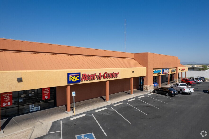 More Photos Of 555 E Grant Rd, Tucson Unknown For Lease