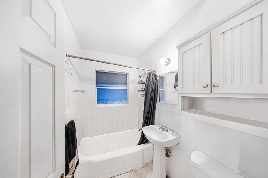 More Photos Of 1465 SW 4th St, Miami Apartments For Sale