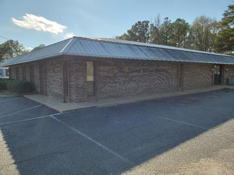 Primary Photo Of 406 Dothan Rd, Abbeville Office For Sale