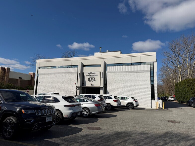 Primary Photo Of 554 Larkfield Rd, East Northport Medical For Sale