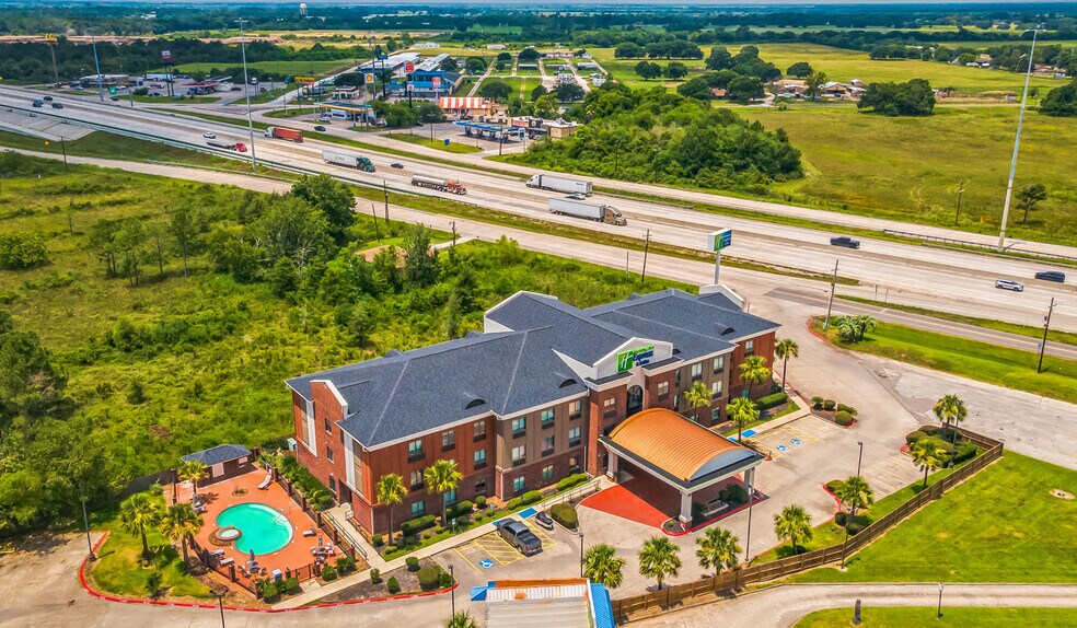 Primary Photo Of 46300 Interstate 10, Winnie Hotel For Sale