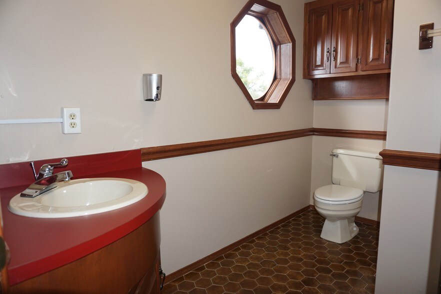 More Photos Of 4400 Bayou Blvd, Pensacola Office Residential For Lease