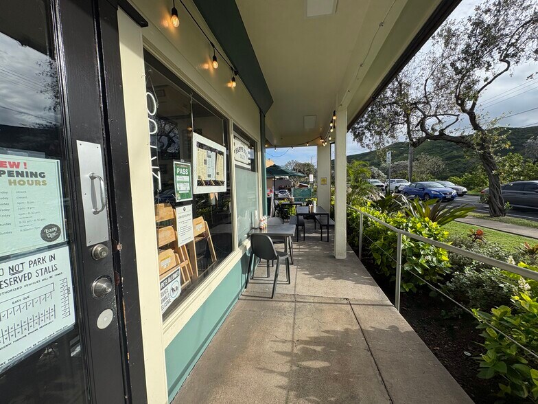 More Photos Of 767 Kailua Rd, Kailua Freestanding For Lease