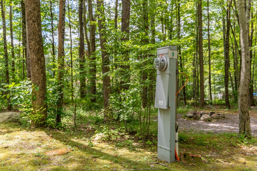 More Photos Of 1379 CT-197, Woodstock Specialty For Sale