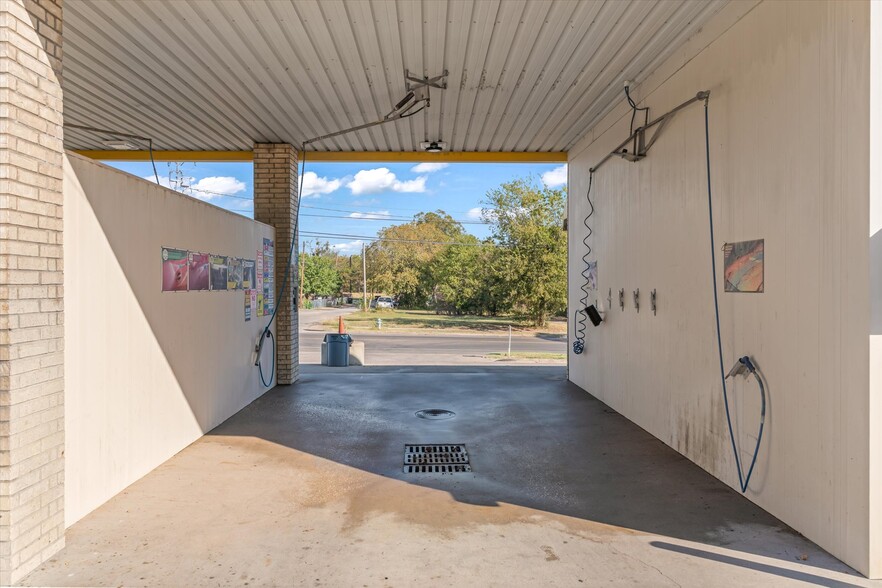 More Photos Of 3937 Lee St, Greenville Carwash For Sale