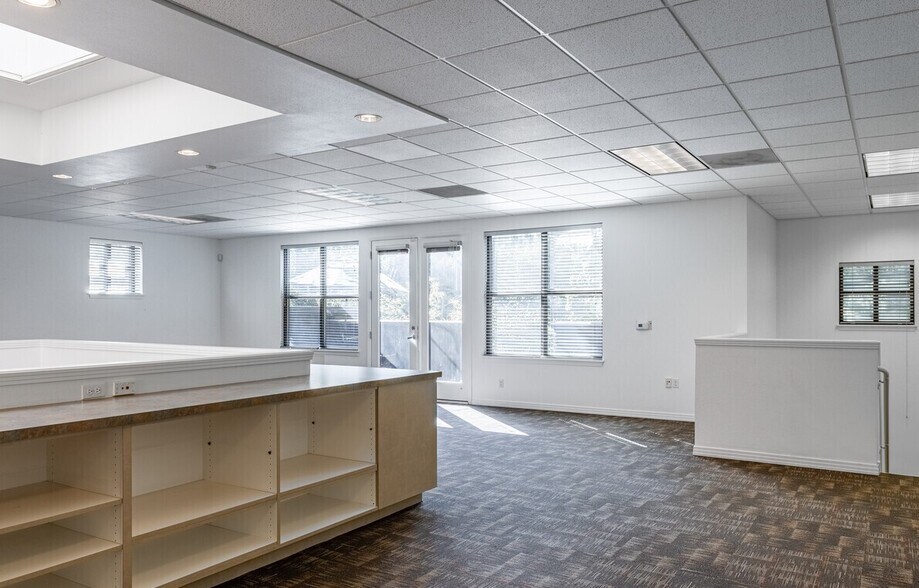 More Photos Of 1305 NW 18th Ave, Portland Loft Creative Space For Lease