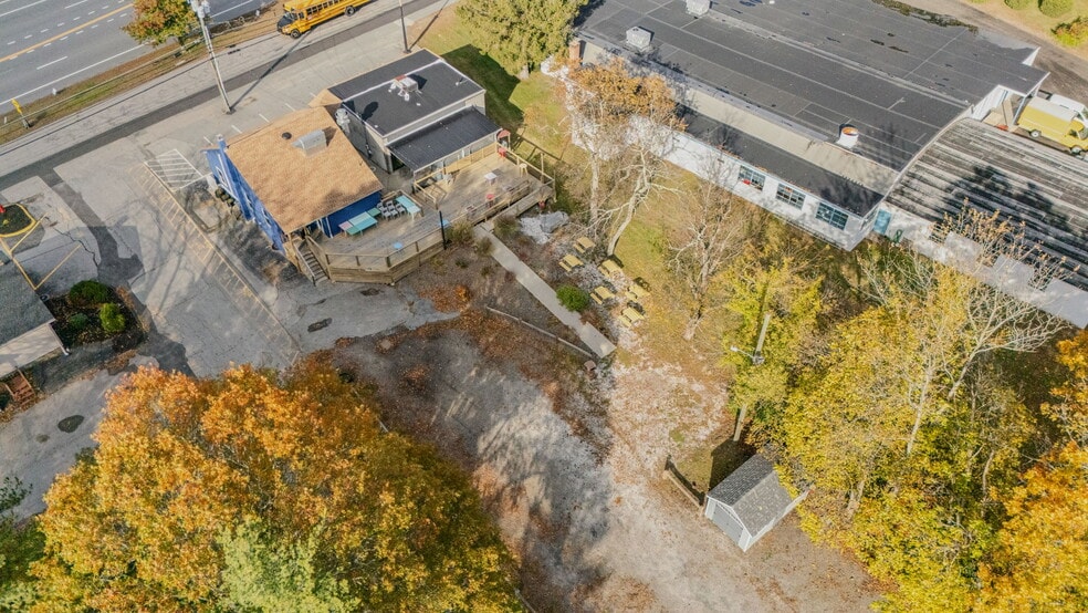 More Photos Of 17 S Main St, Brooklyn Freestanding For Sale