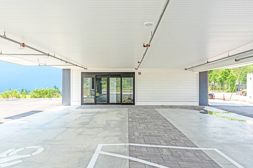 More Photos Of 32 Broadway Ave, Mystic Hotel For Sale