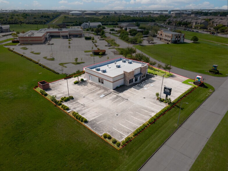 More Photos Of 11464 Space Center Blvd, Houston Freestanding For Lease