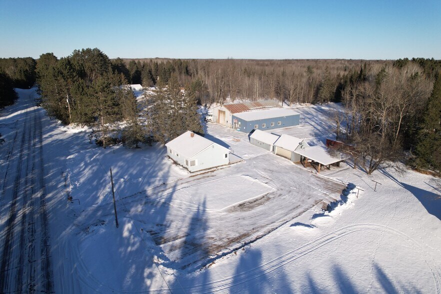 More Photos Of N16184 Old Hwy 13, Lake Service For Sale