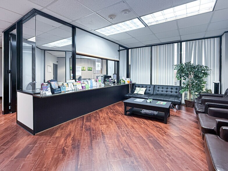 More Photos Of 6100 Corporate Dr, Houston Office For Sale