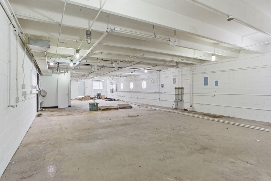 More Photos Of 1404-1406 McGavock Pike, Nashville General Retail For Lease