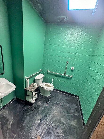 More Photos Of 36454-36474 Groesbeck Hwy, Clinton Township Storefront Retail Office For Lease