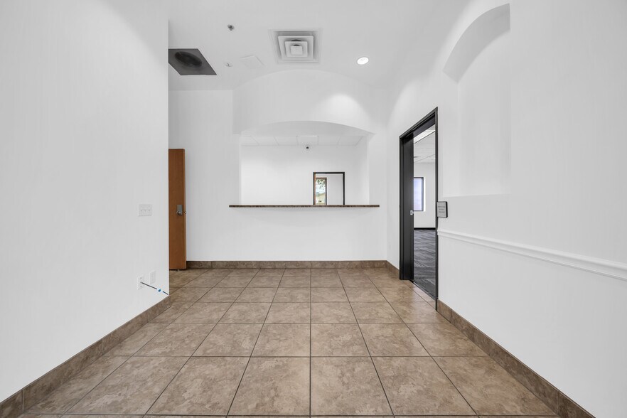 More Photos Of 3710 W Greenway Rd, Phoenix Medical For Sale