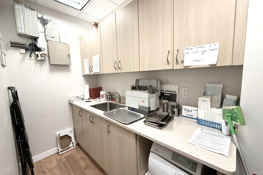 More Photos Of 1817 Black Rock Tpke, Fairfield Medical For Sale