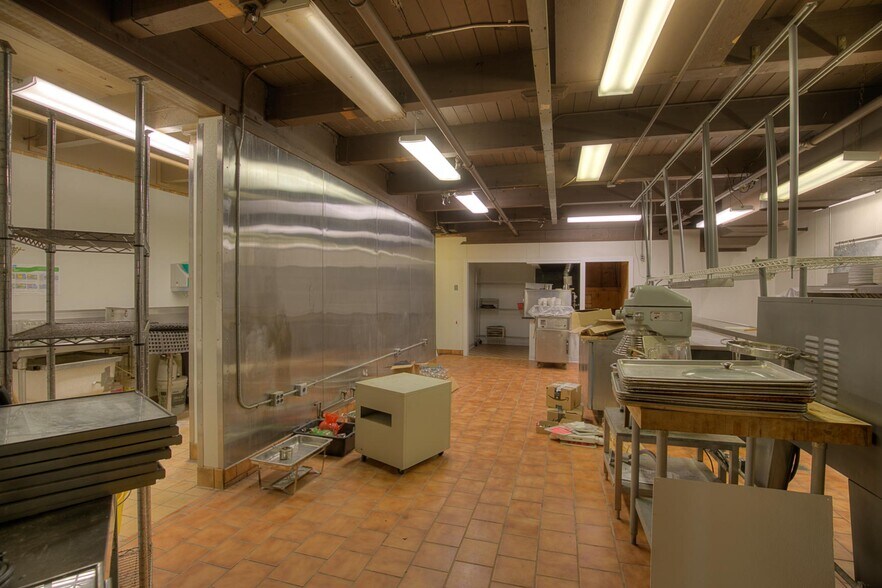 More Photos Of 61 Main St, Pacific Beach Restaurant For Sale