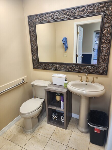 More Photos Of 2105 Drew St, Clearwater Office For Sale