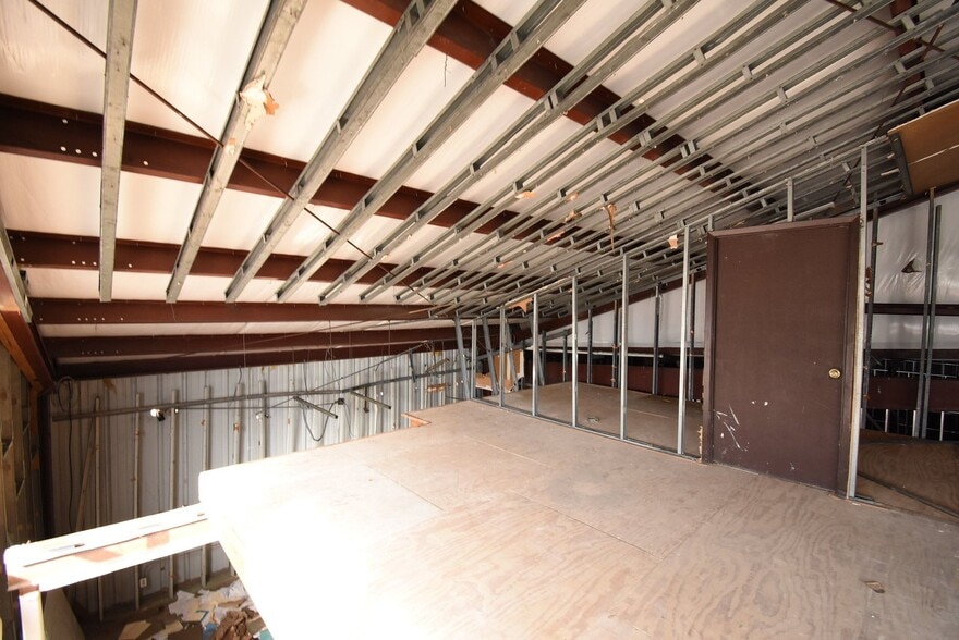 More Photos Of 14215 S Post Oak Rd, Houston Freestanding For Sale