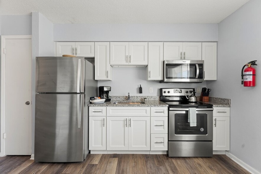More Photos Of 1708 S Atlantic Ave, New Smyrna Beach Hotel For Sale