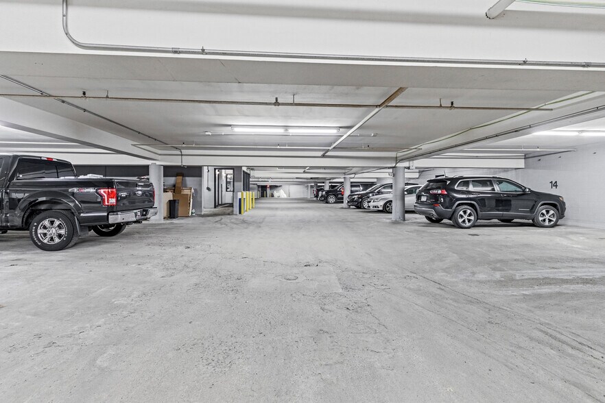 More Photos Of 7807 Creekridge Cir, Bloomington Office For Sale