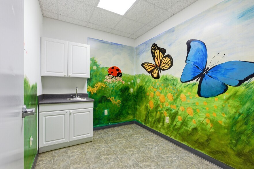 More Photos Of 148-156 W Tugalo St, Toccoa Office For Lease