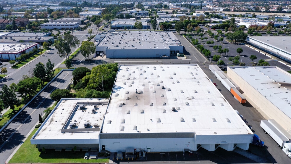 More Photos Of 3501 W Segerstrom Ave, Santa Ana Distribution For Lease