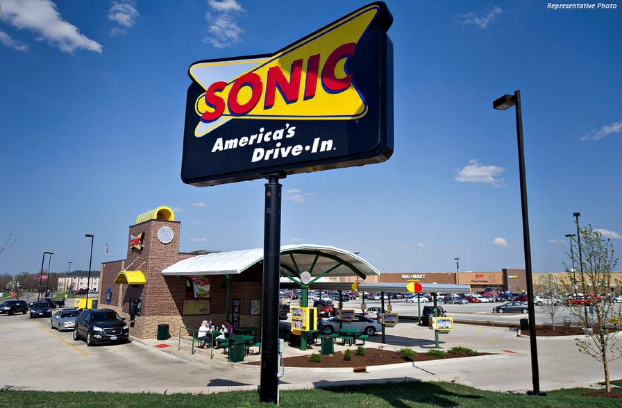Primary Photo Of 407 Us Highway 80 W, Demopolis Fast Food For Lease