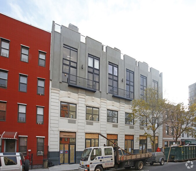 Primary Photo Of 214 Franklin St, Brooklyn Hotel For Sale