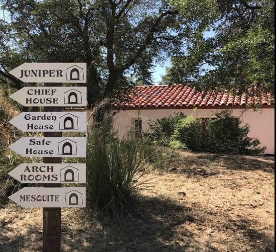More Photos Of 1170 Rancho Robles Rd, Oracle Hotel For Sale