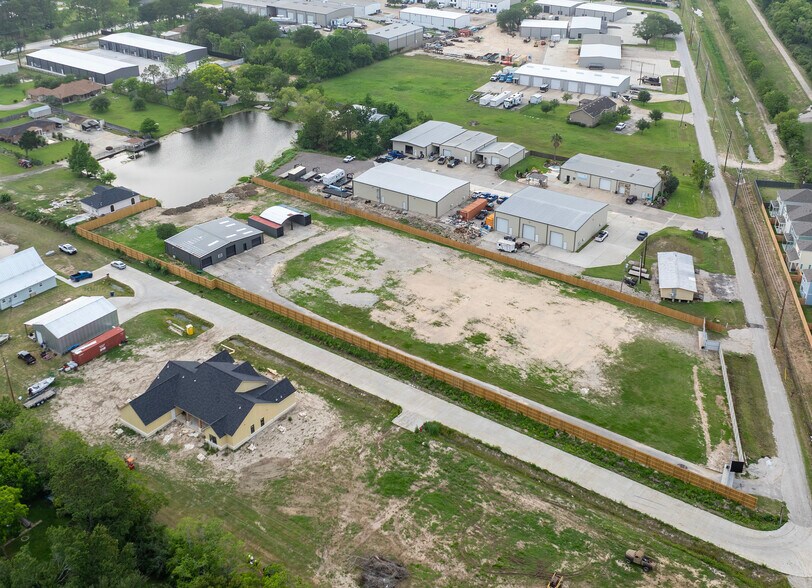 More Photos Of 1250 Winfield Ln, Kemah Industrial For Lease