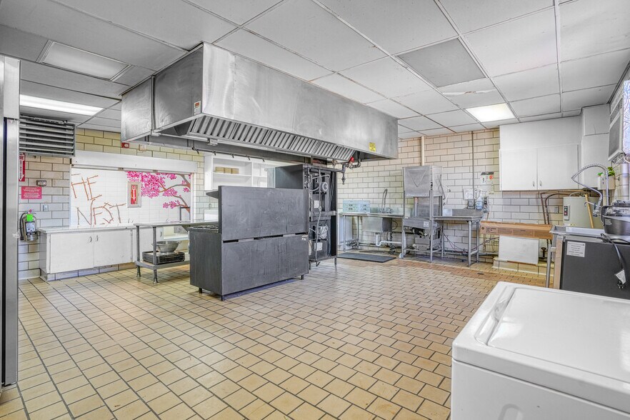 More Photos Of 5402 NW Kinyon Ave, Lawton Schools For Lease