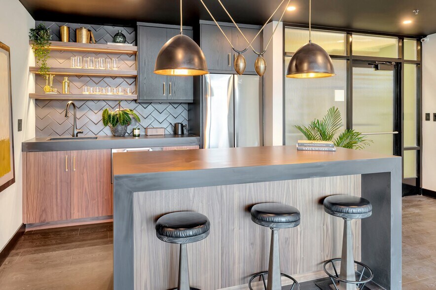 More Photos Of 406 9th Ave, San Diego Loft Creative Space For Sale
