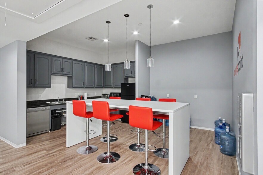 More Photos Of 1810 Snake River Rd, Katy Medical For Sale