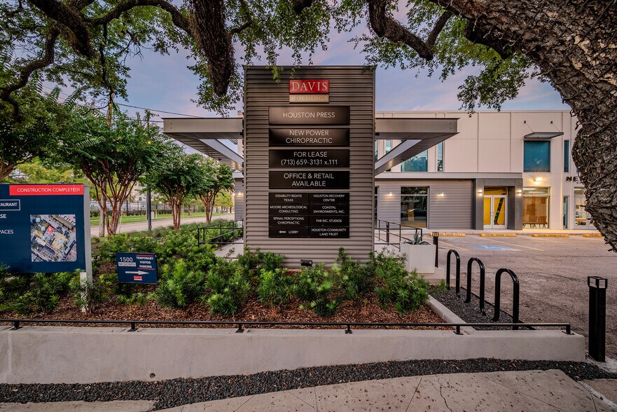 More Photos Of 1500 McGowen St, Houston Restaurant For Lease