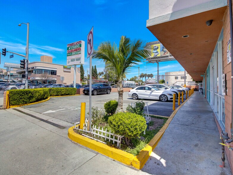 More Photos Of 10840 W Olympic Blvd, Los Angeles General Retail For Lease