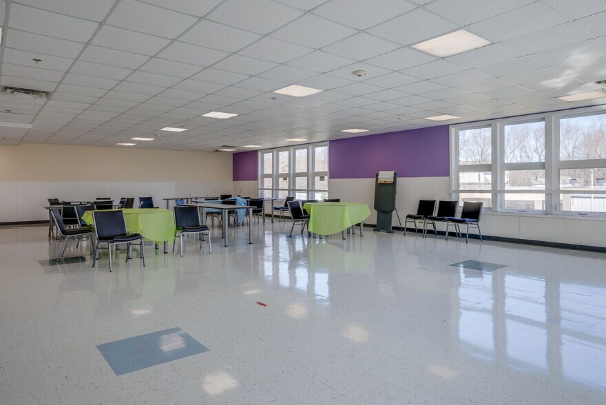 More Photos Of 443 W Lowell Ave, Haverhill Office For Lease