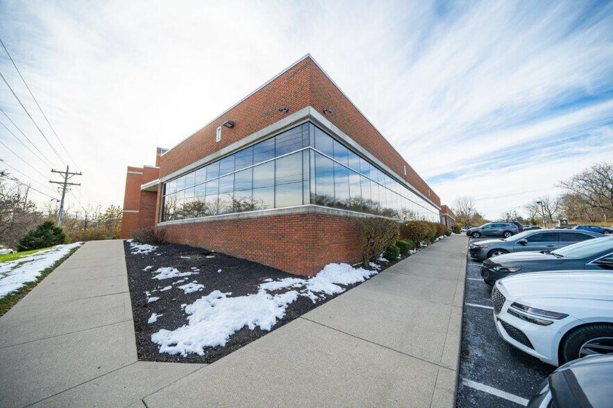 More Photos Of 2221 Schrock Rd, Columbus Office For Sale