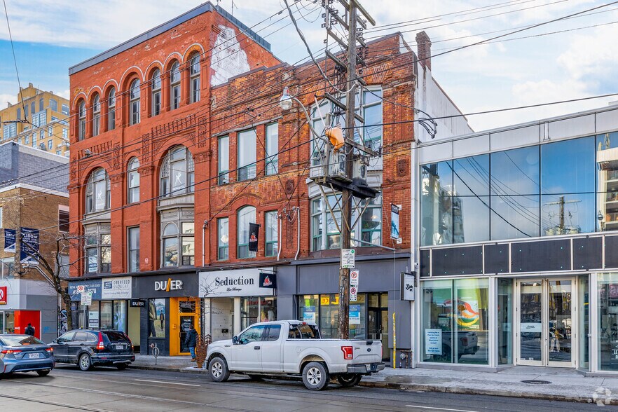 More Photos Of 493-497 Queen St W, Toronto Storefront Retail Office For Lease
