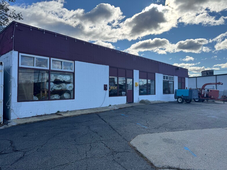 More Photos Of 924 Boston Providence Tpke, Norwood General Retail For Sale