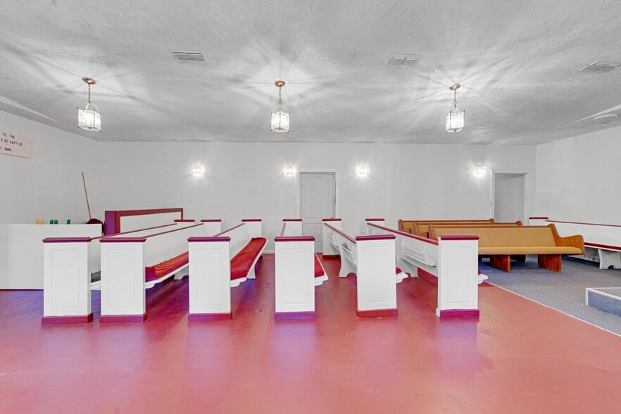 More Photos Of 323 M L King, Macclenny Religious Facility For Sale