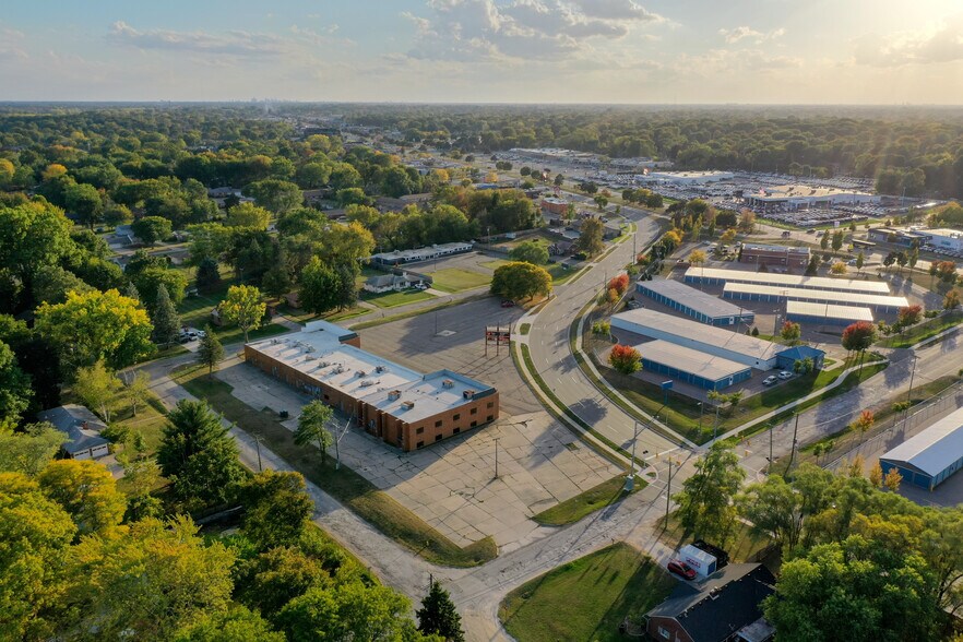 More Photos Of 38116-38160 S Gratiot Ave, Clinton Township Freestanding For Sale