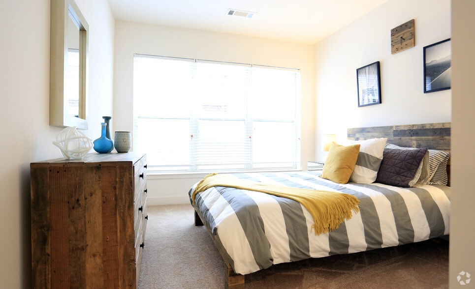 More Photos Of 515 West Ave, Norwalk Unknown For Lease