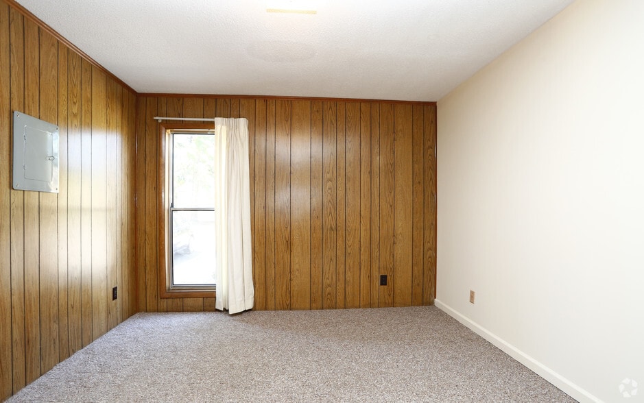 More Photos Of 6535 Summertime Apartments, 6535 Jeffrey Dr, Fayetteville Apartments For Sale