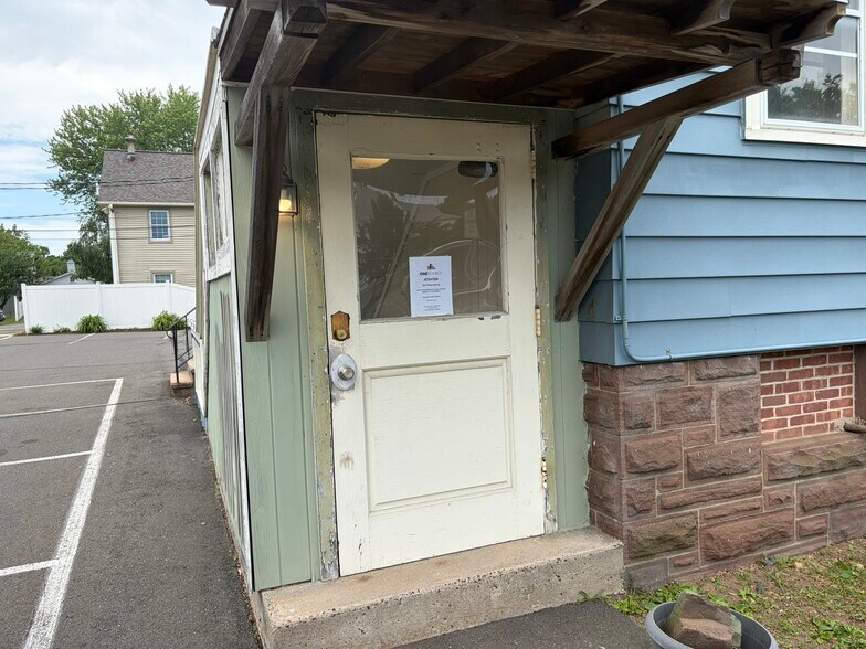 More Photos Of 144 S Main St, Wallingford Office For Sale