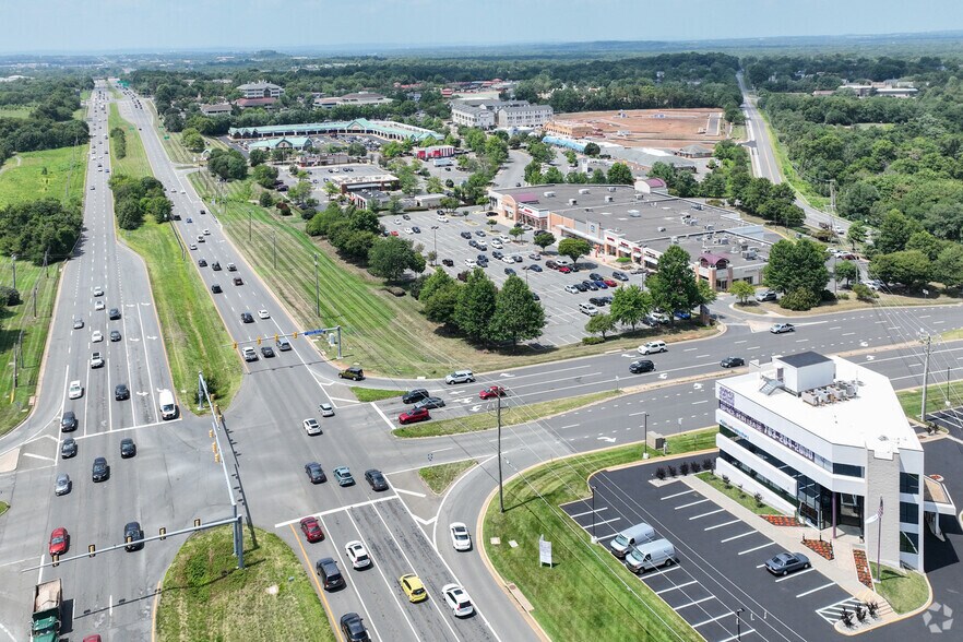 More Photos Of 46045 Palisade Parkway, Sterling Medical For Lease