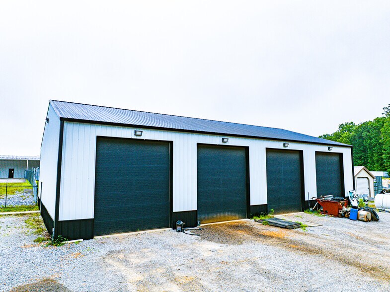 More Photos Of 5050 US-79, Paris Warehouse For Sale