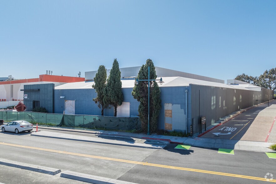 More Photos Of 6601 Shellmound St, Emeryville Research And Development For Lease